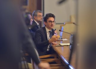 Intr-o sala din Biblioteca Nationala s-a organizat Revelionul – imaginile dezastrului de dupa au fost facute publice de un deputat USR