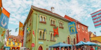 Ratione voluptatem sequi nesciunt